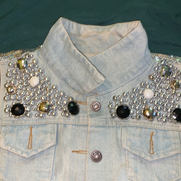Vintage distressed  jean vest - Picture 4 of 10